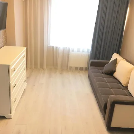 Каманина 16-А/1 Жемчужина 27 Apartment
